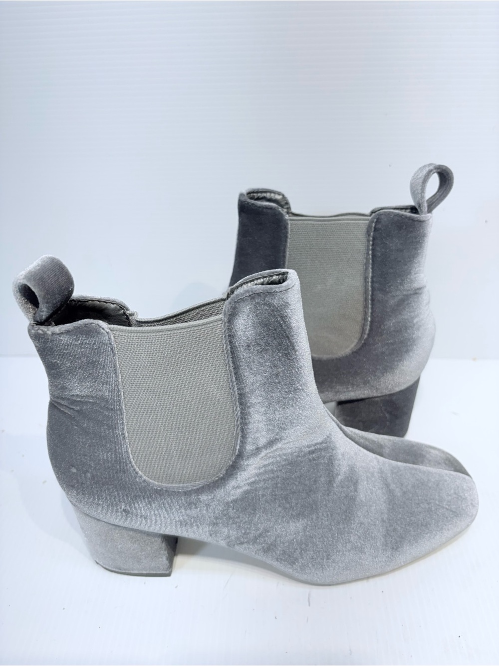 Source Unknown Gray Velvet Chelsea Ankle Booties - Women's Size 6